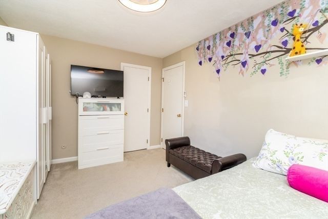 1075 Chestnut St 6, Newton, MA 02464