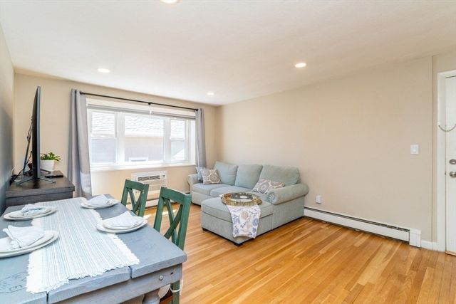 1075 Chestnut St 6, Newton, MA 02464