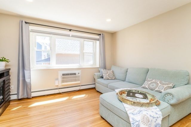 1075 Chestnut St 6, Newton, MA 02464