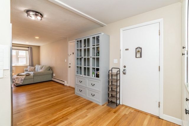 1075 Chestnut St 6, Newton, MA 02464