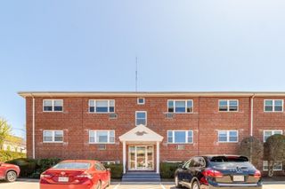 1075 Chestnut St 6, Newton, MA 02464