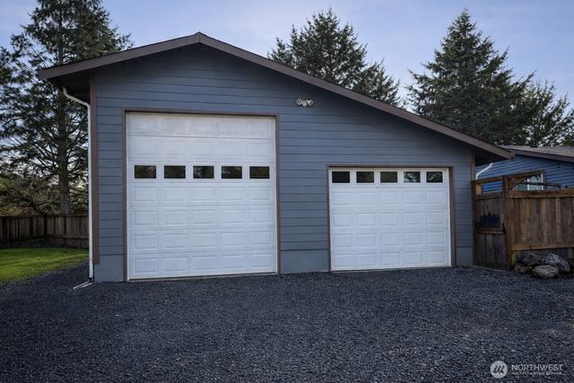 329 Sextans Avenue SW, Ocean Shores, WA 98569