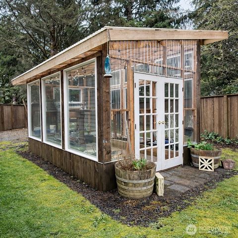 329 Sextans Avenue SW, Ocean Shores, WA 98569