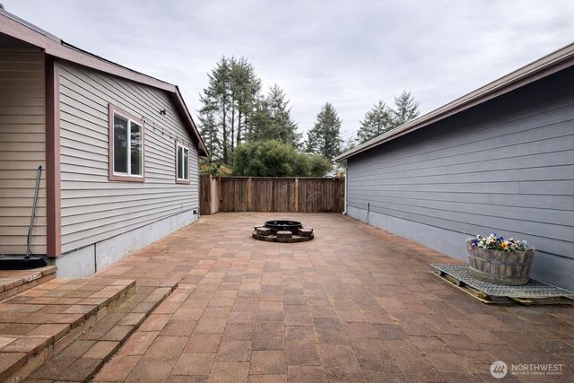 329 Sextans Avenue SW, Ocean Shores, WA 98569