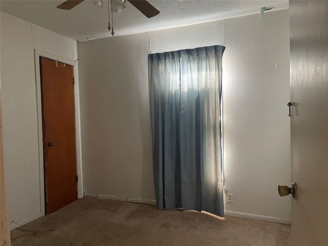 406 S Austin Street, Wolfe City, TX 75496