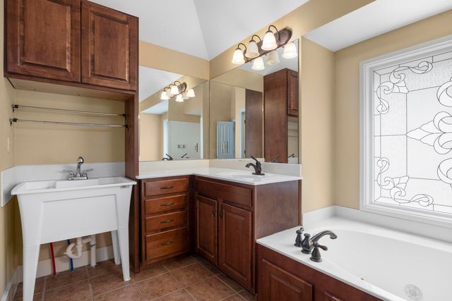 1515 S Natchez Road, Republic, MO 65738