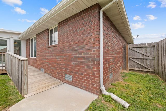 1515 S Natchez Road, Republic, MO 65738