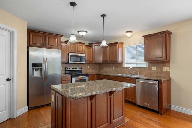 1515 S Natchez Road, Republic, MO 65738
