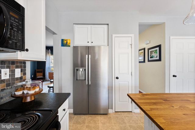 4 MCKEAN CIR, West Grove, PA 19390