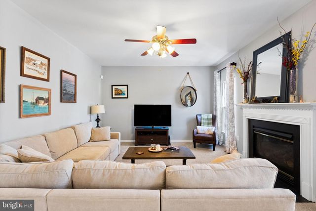 4 MCKEAN CIR, West Grove, PA 19390