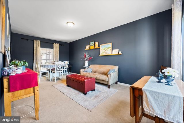 4 MCKEAN CIR, West Grove, PA 19390