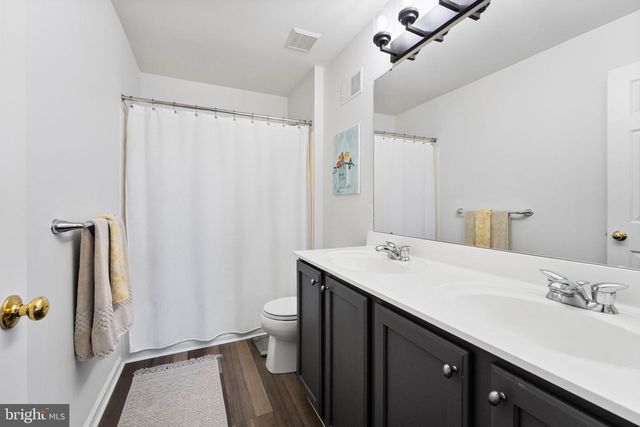 4 MCKEAN CIR, West Grove, PA 19390