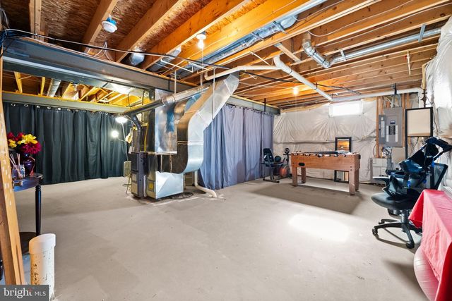 4 MCKEAN CIR, West Grove, PA 19390