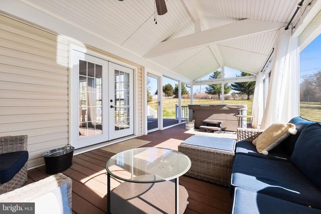 4 MCKEAN CIR, West Grove, PA 19390