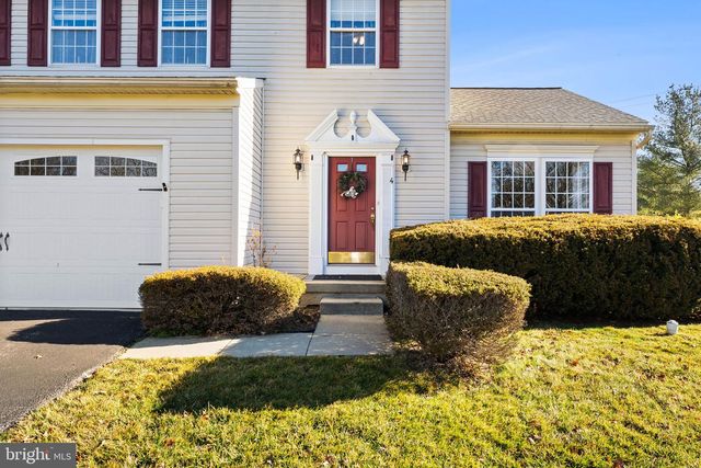 4 MCKEAN CIR, West Grove, PA 19390