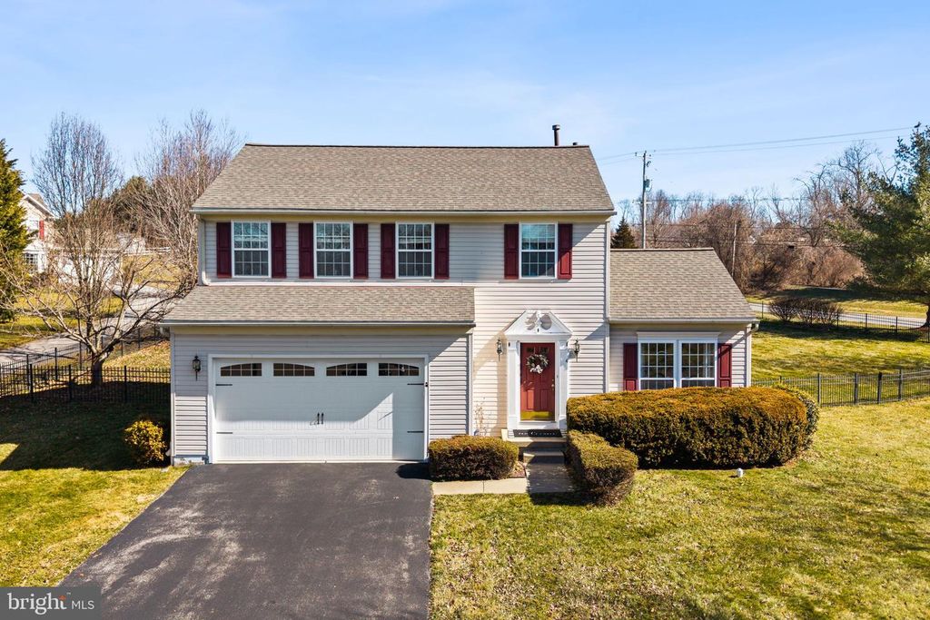 4 MCKEAN CIR, West Grove, PA 19390