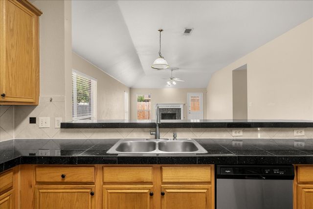 6500 Spencer Drive, Arlington, TX 76002