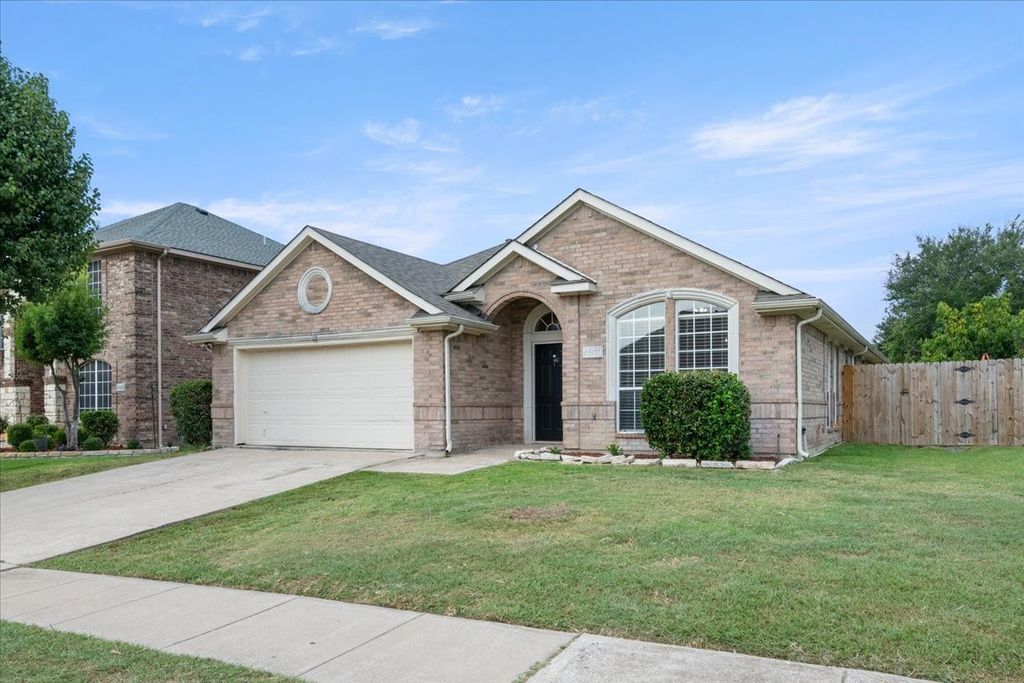 6500 Spencer Drive, Arlington, TX 76002