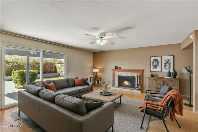 8529 W PERSHING Avenue, Peoria, AZ 85381