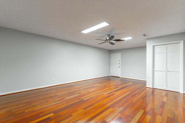 120 Douglas Street B5, Chattanooga, TN 37403