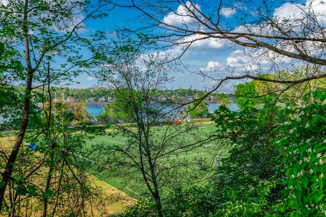 120 Douglas Street B5, Chattanooga, TN 37403
