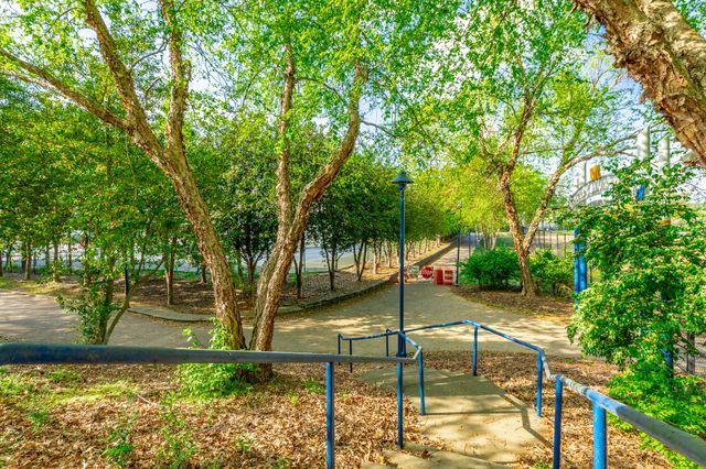 120 Douglas Street B5, Chattanooga, TN 37403