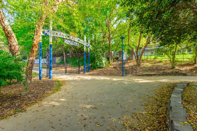 120 Douglas Street B5, Chattanooga, TN 37403