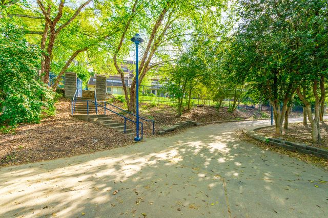 120 Douglas Street B5, Chattanooga, TN 37403