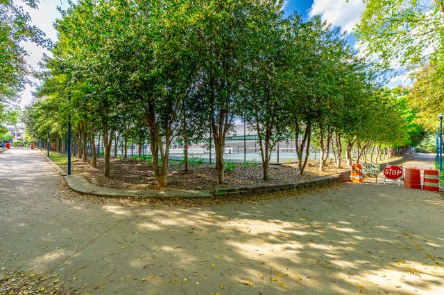 120 Douglas Street B5, Chattanooga, TN 37403