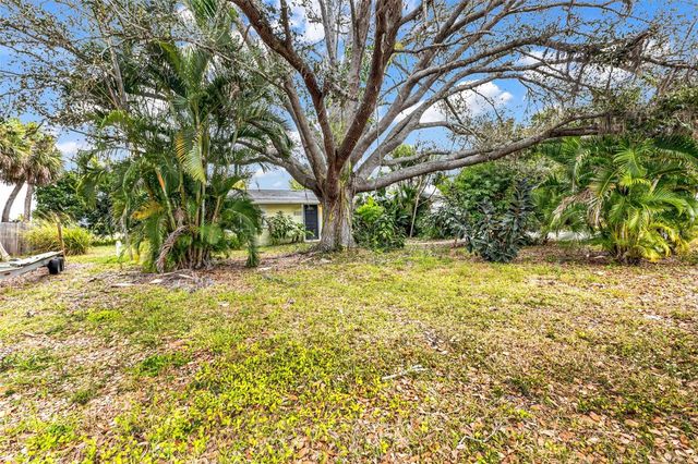 830 E 3RD STREET, Englewood, FL 34223