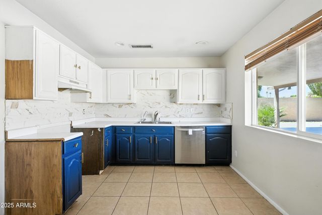 3724 W BLOOMFIELD Road, Phoenix, AZ 85029