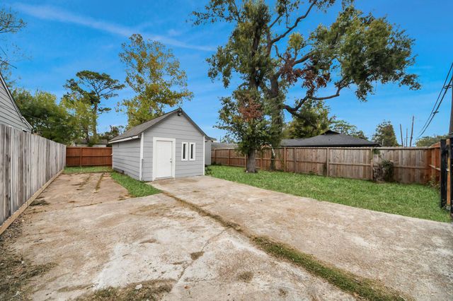 8125 Darlington Drive, Houston, TX 77028