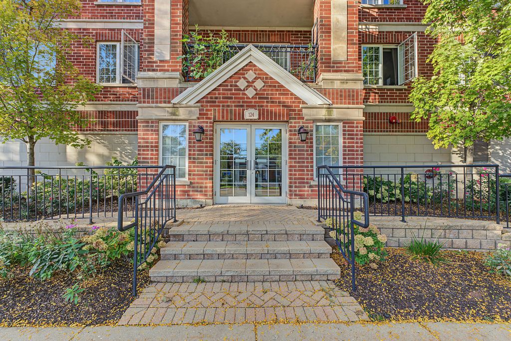 124 W Colfax Street 208, Palatine, IL 60067 — exterior