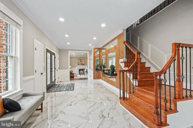 517 SENECA RD, Great Falls, VA 22066