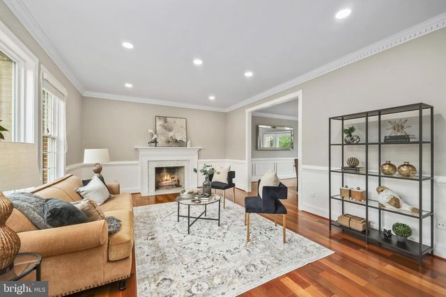 517 SENECA RD, Great Falls, VA 22066