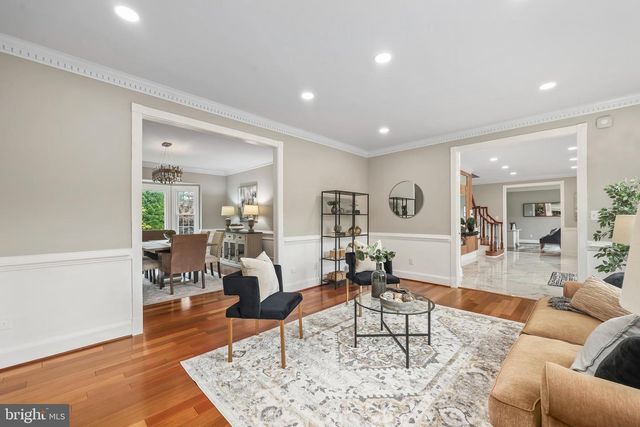 517 SENECA RD, Great Falls, VA 22066