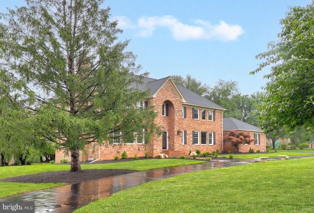 517 SENECA RD, Great Falls, VA 22066