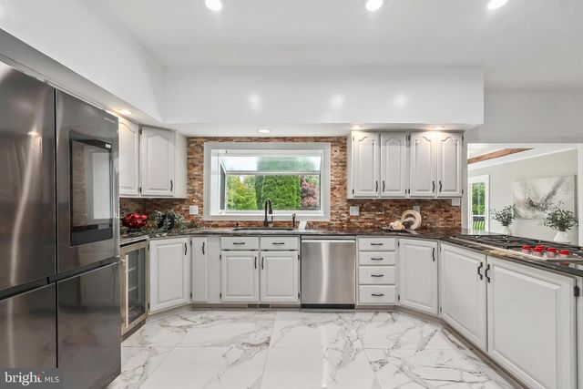 517 SENECA RD, Great Falls, VA 22066