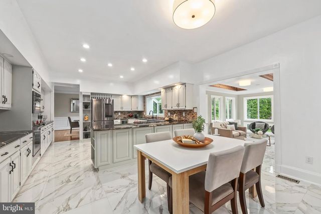 517 SENECA RD, Great Falls, VA 22066