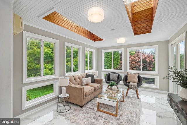 517 SENECA RD, Great Falls, VA 22066