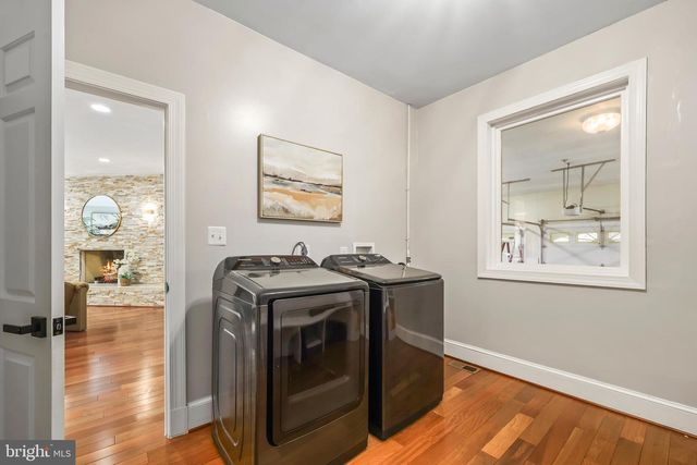 517 SENECA RD, Great Falls, VA 22066