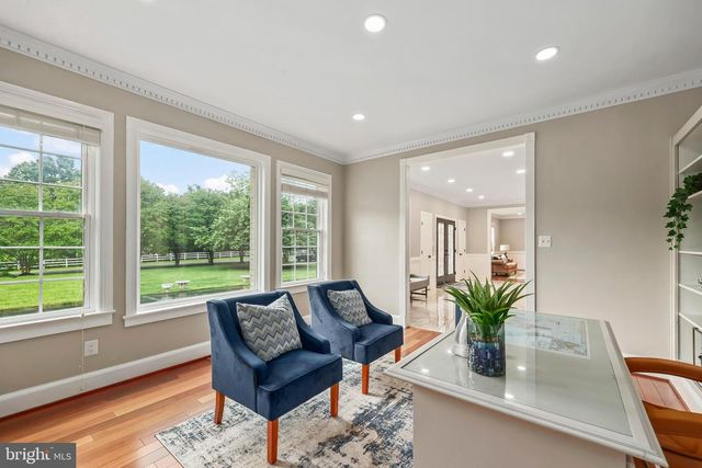 517 SENECA RD, Great Falls, VA 22066
