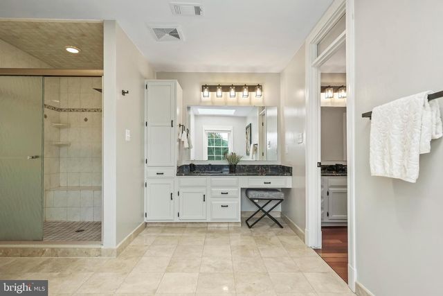 517 SENECA RD, Great Falls, VA 22066