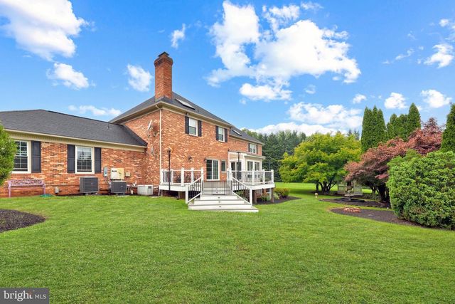 517 SENECA RD, Great Falls, VA 22066