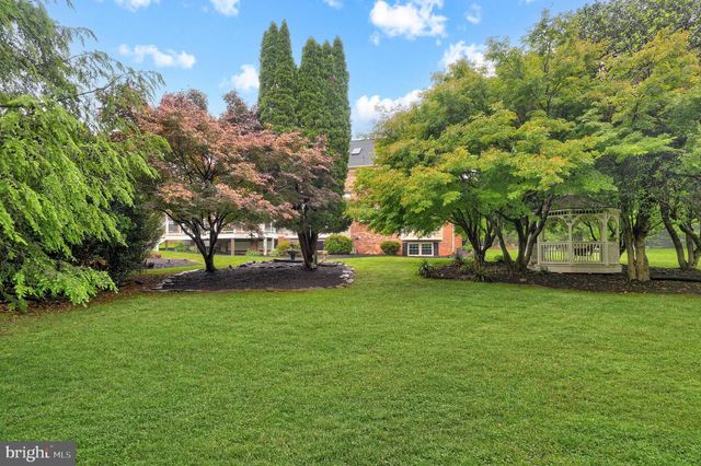 517 SENECA RD, Great Falls, VA 22066