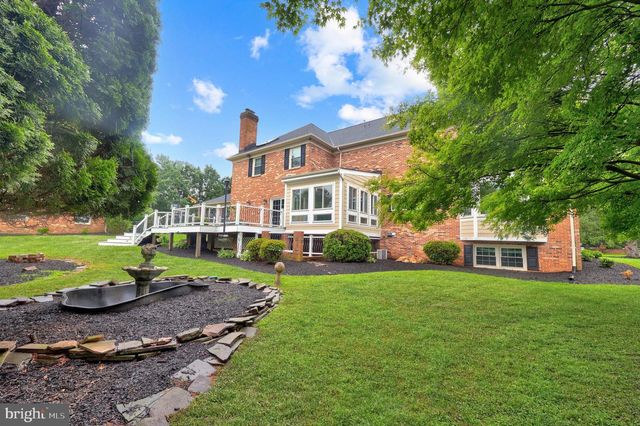 517 SENECA RD, Great Falls, VA 22066