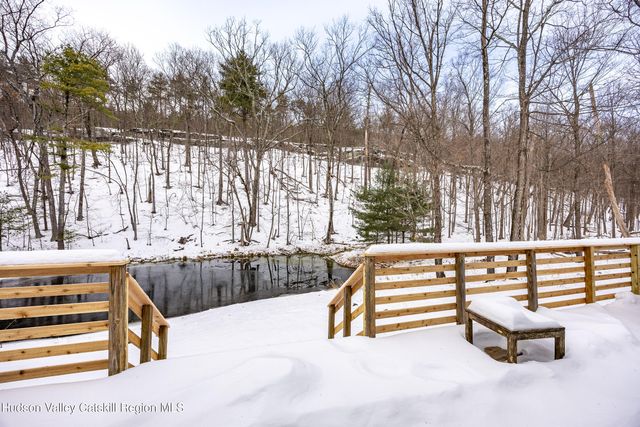 257 W Saugerties Road, Woodstock, NY 12498