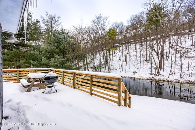 257 W Saugerties Road, Woodstock, NY 12498