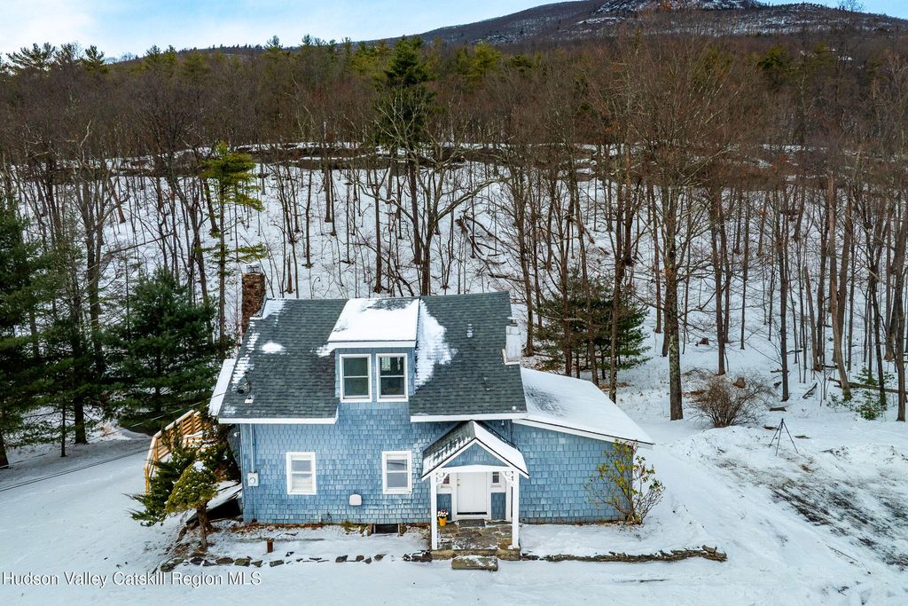 257 W Saugerties Road, Woodstock, NY 12498