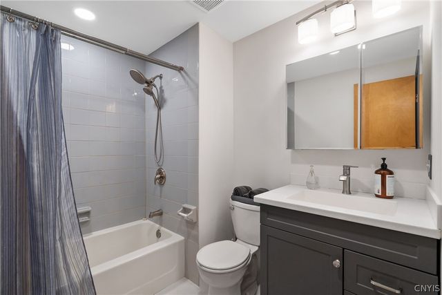 8653 Bayview Drive, Cicero, NY 13039